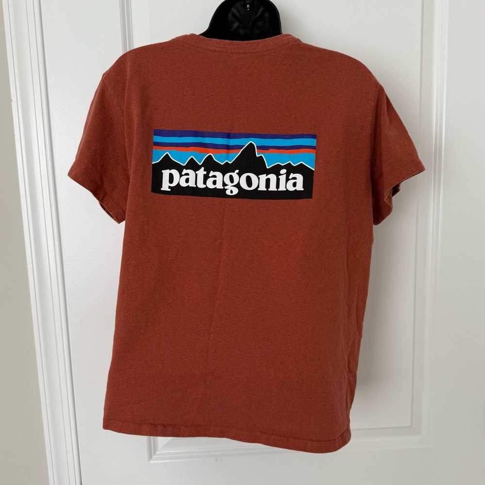Women’s Patagonia Logo Responsibili-tee